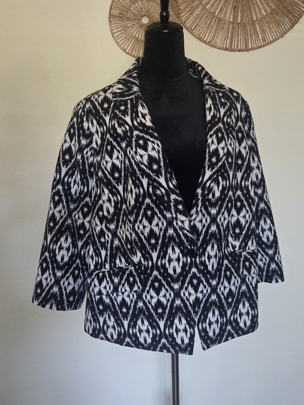 Talbots Black White Ikat 3/4 Statement Blazer Jacket Wild Art To Wear Office